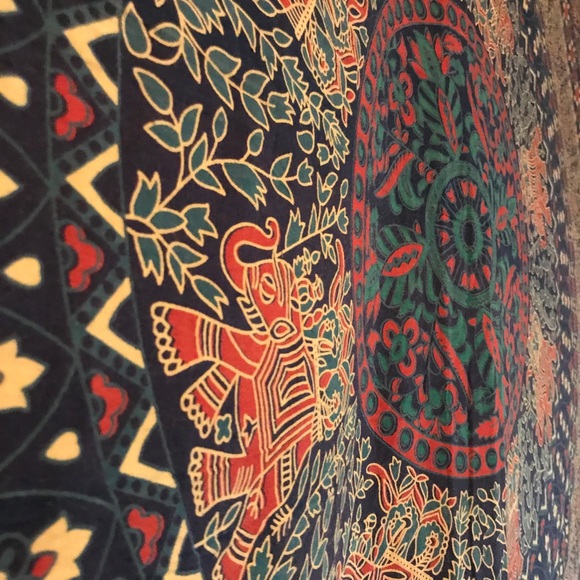 Urban Outfitters Tapestry - Picture 3 of 3